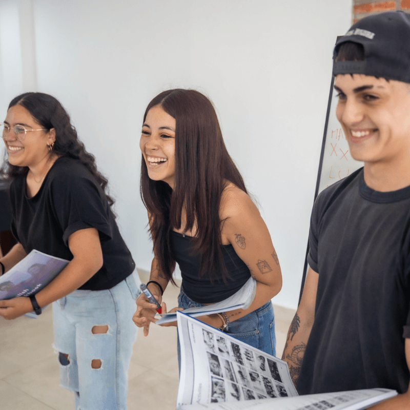 Egresados del curso de inglés de Bonfire Academy en Salta