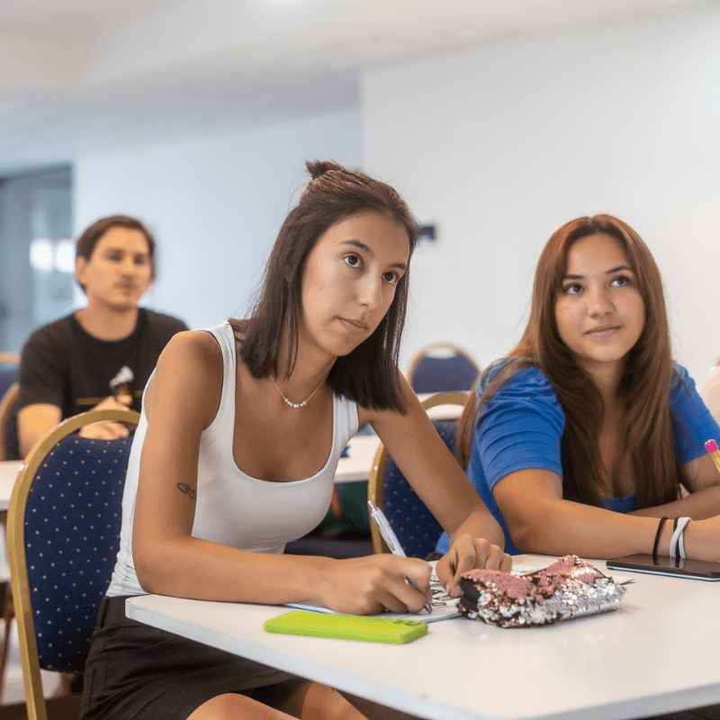 Egresados del curso de inglés de Bonfire Academy en Salta